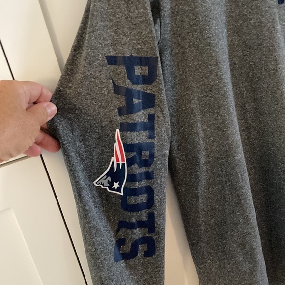 NFL Team Apparel Quarter Zip Lightweight Sweater - New England Patriots - Picture 4 of 6